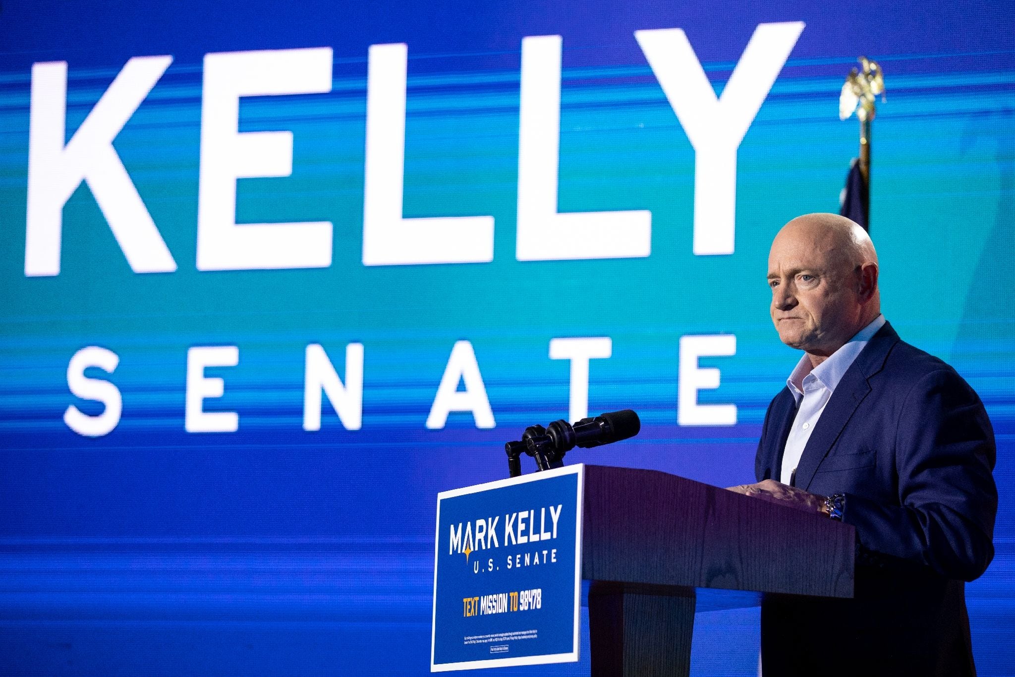 Le candidat démocrate au Sénat Mark Kelly à Tucson, dans l'Arizona, le 3 novembre 2020