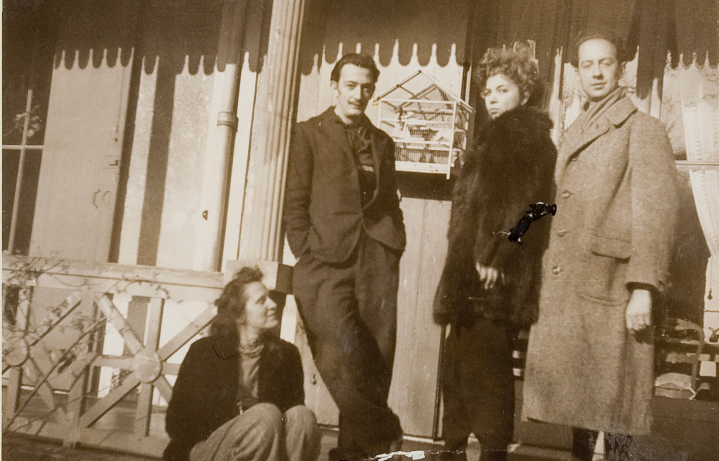 Gala, Salvador Dali, Leonor Fini et André Pieyre de Mandiargues à Arcachon, en 1940.