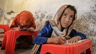 In Kabul im September: Mädchen besuchen eine Schule, die Waisen und benachteiligten Kindern kostenfreien Unterricht anbietet.