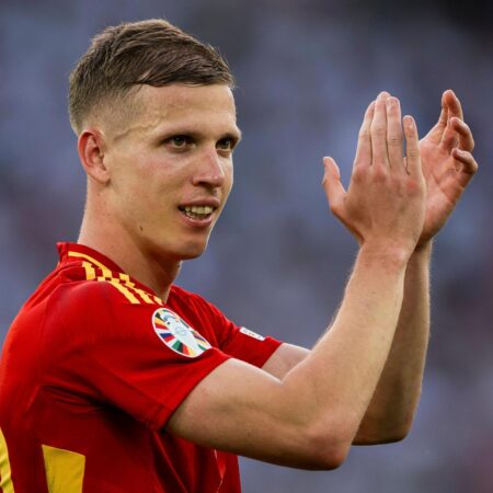 Spain forward Olmo returns to Barça with injury – ESPN